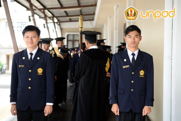 wisuda-unpad-gelombang-i-ta-2016-2017-sesi-3-ilalang-foto-145_595